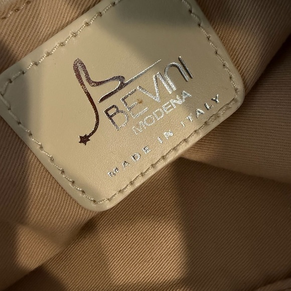 Elegant Cream and Yellow Tote Bag - Picture 8 of 8